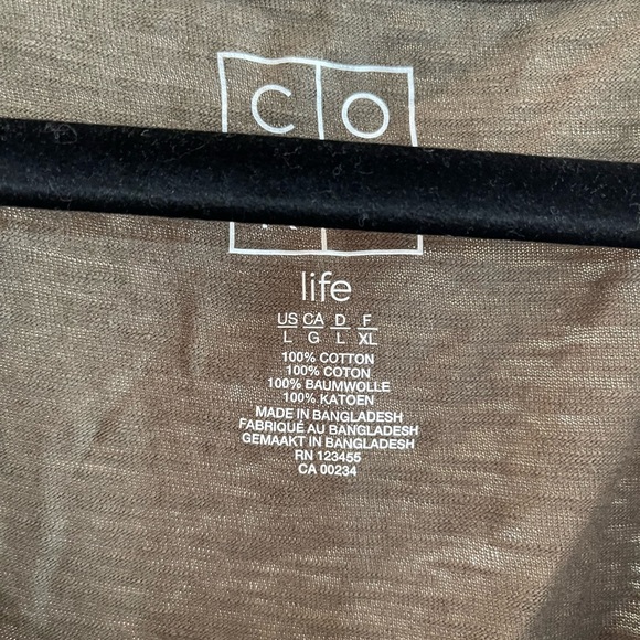 Woman’s romper - Picture 2 of 3